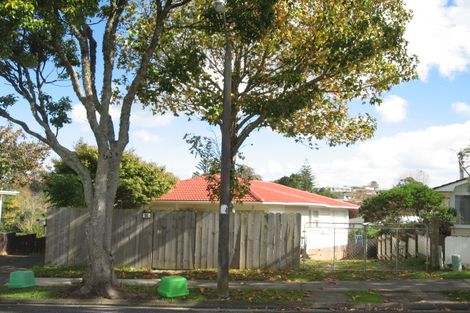 Photo of property in 1/15 Manapouri Place, Pakuranga Heights, Auckland, 2010
