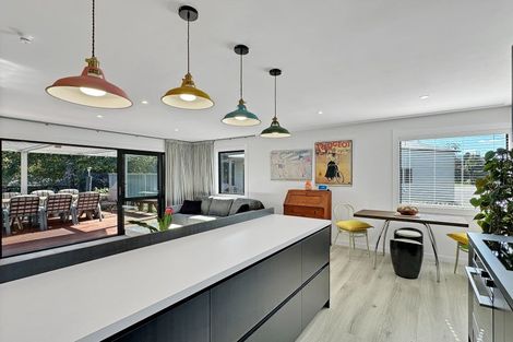 Photo of property in 11 Gibbs Place, Kinloch, Taupo, 3377