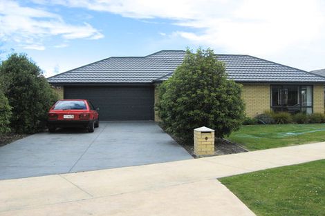 Photo of property in 8 Richard Seddon Drive, Northwood, Christchurch, 8051