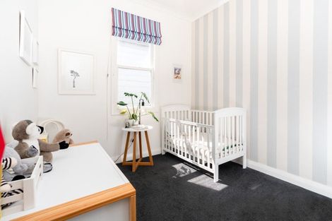 Photo of property in 90 Onepu Road, Lyall Bay, Wellington, 6022