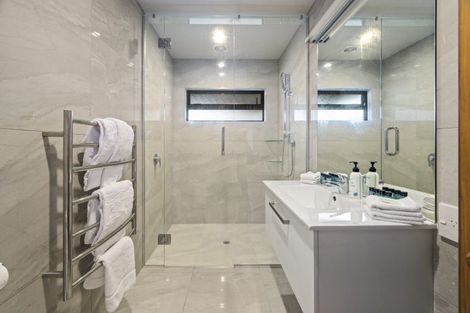 Photo of property in 1/11 Krissell Place, Acacia Bay, Taupo, 3330