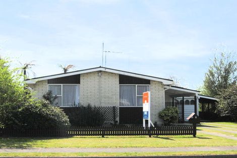 Photo of property in 8a Mckee Avenue, Fenton Park, Rotorua, 3010