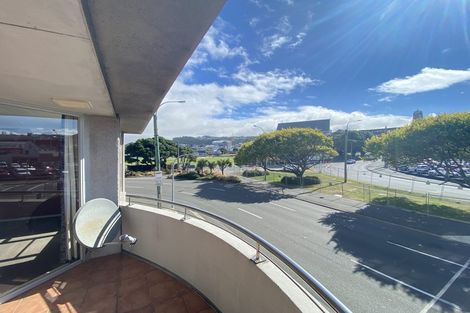 Photo of property in Construction House, 53/80u Kent Terrace, Mount Victoria, Wellington, 6011