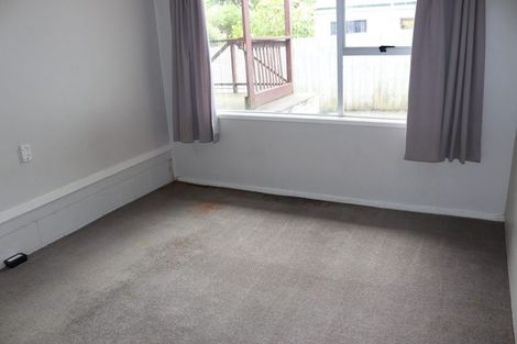 Photo of property in 2/199 Henderson Valley Road, Henderson, Auckland, 0612