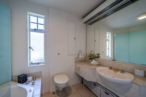 Photo of property in 4/154 Oriental Parade, Oriental Bay, Wellington, 6011