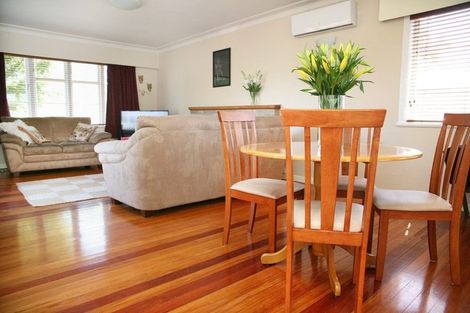 Photo of property in 6 Cliff Road, Papakura, 2110