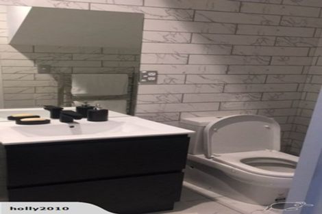 Photo of property in 17 Somes Crescent, Newlands, Wellington, 6037