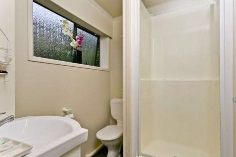Photo of property in 3 Sunset Road, Totara Vale, Auckland, 0632