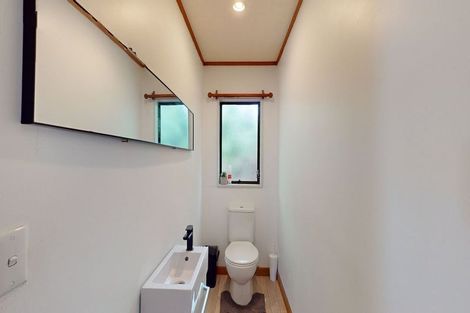 Photo of property in 33 Shirley Street, Karori, Wellington, 6012