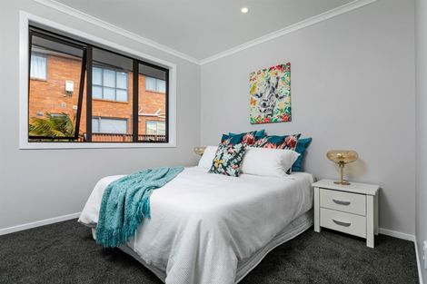 Photo of property in 8 Gordon Stanley Drive, Massey, Auckland, 0614