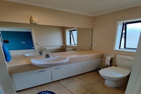 Photo of property in 12 Russett Grove, Henderson, Auckland, 0612