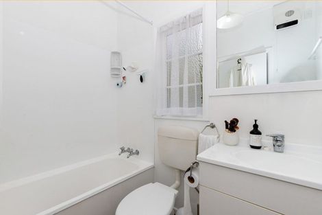 Photo of property in 16a Bains Avenue, Hamilton East, Hamilton, 3216