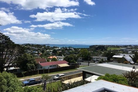 Photo of property in 3 Moera Place, Stanmore Bay, Whangaparaoa, 0932