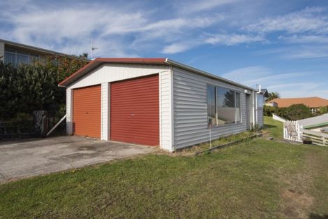 Photo of property in 97 Town Point Road, Maketu, 3189