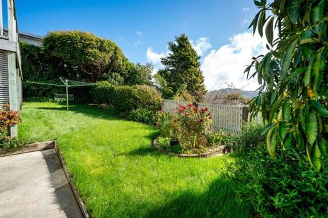 Photo of property in 8 Torwood Road, Khandallah, Wellington, 6035