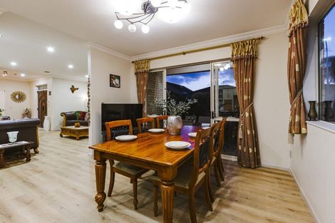 Photo of property in 12 Janway Avenue, Flat Bush, Auckland, 2016
