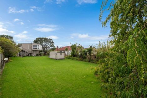 Photo of property in 7/77 Old Lake Road, Narrow Neck, Auckland, 0624