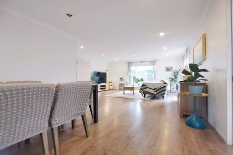 Photo of property in 5 Laurel Oak Drive, Schnapper Rock, Auckland, 0632