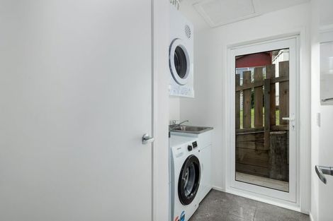 Photo of property in 12a Waterview Place, Haruru, 0204