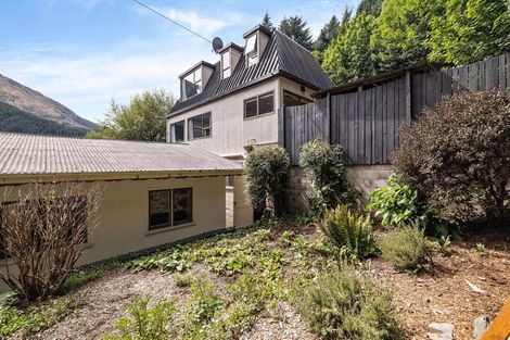 Photo of property in 125 Hallenstein Street, Queenstown, 9300