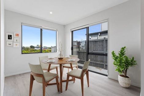 Photo of property in 31 Parkmore Drive, Rosehill, 2113