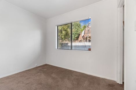Photo of property in 41 D'oyly Drive, Stanmore Bay, Whangaparaoa, 0932