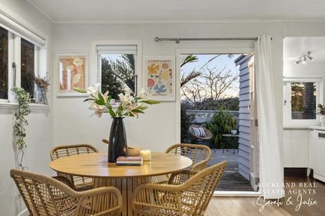 Photo of property in 422a Old Te Atatu Road, Te Atatu Peninsula, Auckland, 0610