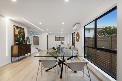 Photo of property in 42b Takutai Avenue, Half Moon Bay, Auckland, 2012