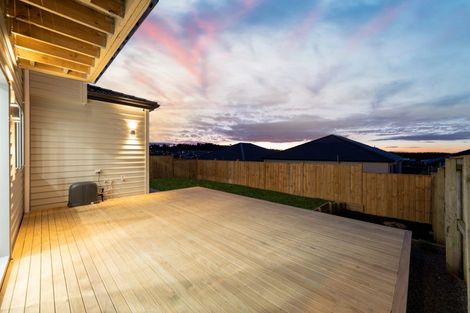Photo of property in 21 Black Shed Road, Flat Bush, 2019