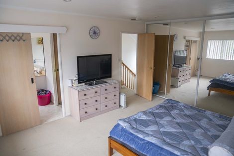 Photo of property in 13 Gala Place, Henderson, Auckland, 0612