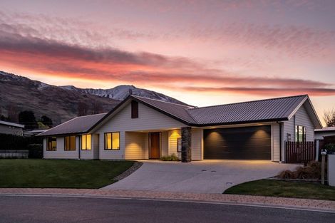 Photo of property in 42a&b Kelliher Drive, Wanaka, 9305