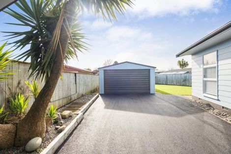 Photo of property in 9 Pinedale Parade, Milson, Palmerston North, 4414