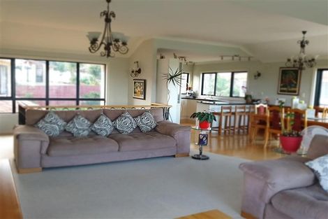 Photo of property in 6 Danica Esplanade, Te Atatu Peninsula, Auckland, 0610