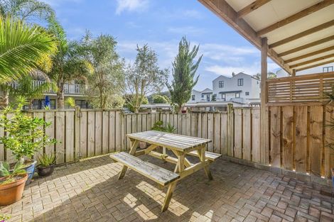 Photo of property in 24/8 Carolina Place, Albany, Auckland, 0632
