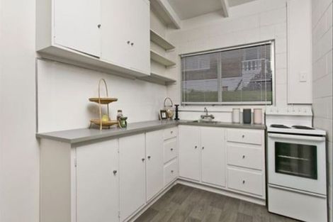 Photo of property in 2 Anne Road, Hillcrest, Auckland, 0627