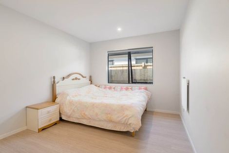 Photo of property in 3 Silver Beech Street, Takanini, 2110