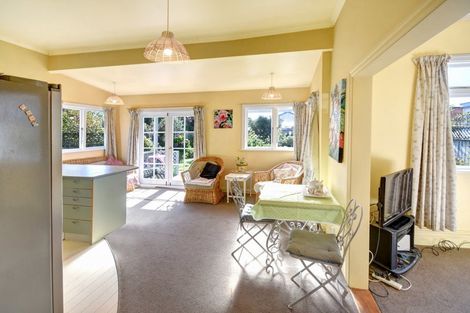 Photo of property in 5 Nile Street, Saint Clair, Dunedin, 9012