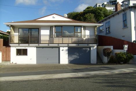 Photo of property in 3 Tanera Crescent, Brooklyn, Wellington, 6021