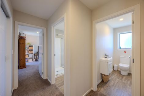 Photo of property in 4 Kingfisher Crescent, Albert Town, Wanaka, 9305