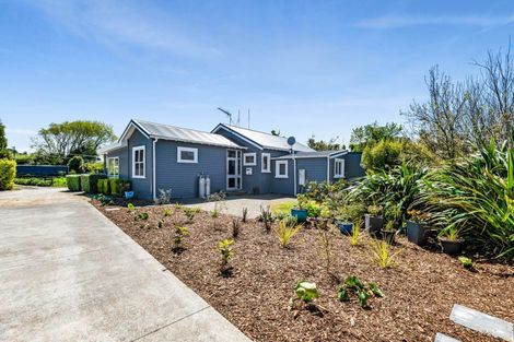 Photo of property in 1233 Egmont Road, Egmont Village, New Plymouth, 4372