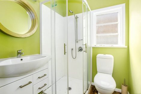 Photo of property in 1/71 Garden Road, Northland, Wellington, 6012