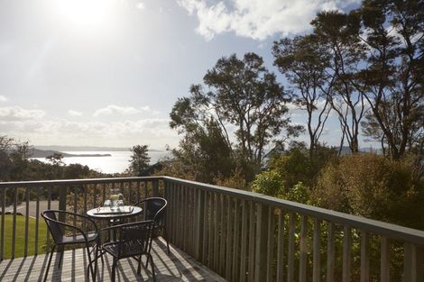 Photo of property in 15a Te Papa Road, Kawakawa Bay, 2585