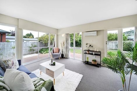 Photo of property in 23 Landsdowne Terrace, Cashmere, Christchurch, 8022