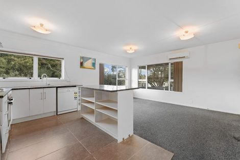 Photo of property in 4/304 Great North Road, Henderson, Auckland, 0612