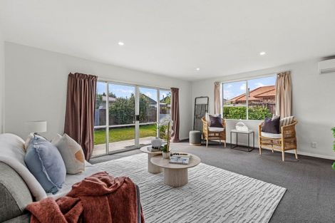 Photo of property in 1/123a Queenspark Drive, Parklands, Christchurch, 8083