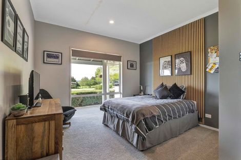 Photo of property in 80 Clearview Road, Lepperton, New Plymouth, 4373