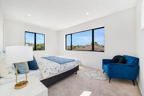 Photo of property in 5/90 Picasso Drive, West Harbour, Auckland, 0618