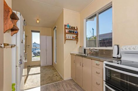 Photo of property in 38 Acacia Street, Kelvin Grove, Palmerston North, 4414