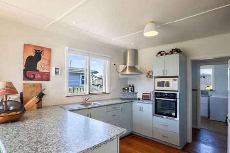 Photo of property in 555 Waitarere Beach Road, Waitarere Beach, Levin, 5510