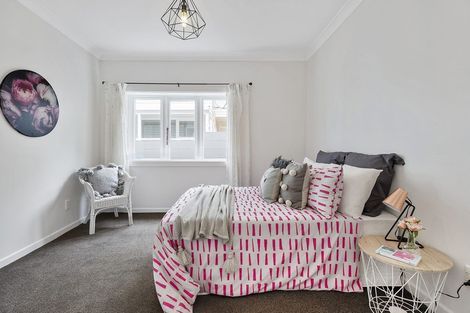 Photo of property in 24 Ferry Street, Seatoun, Wellington, 6022